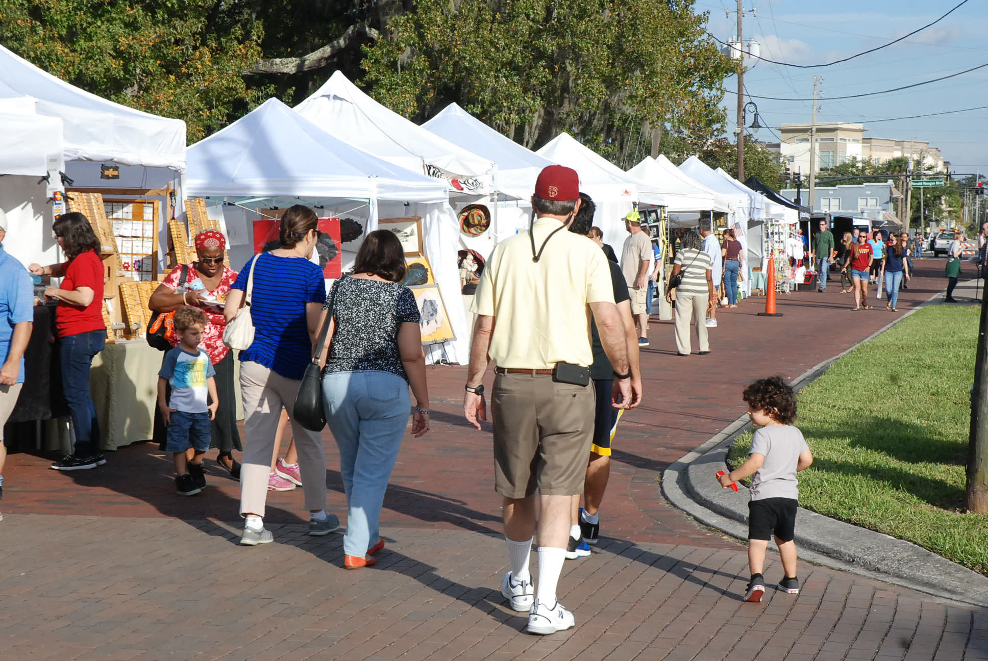 Good weather, vendors at the Longwood Arts and Crafts Festival